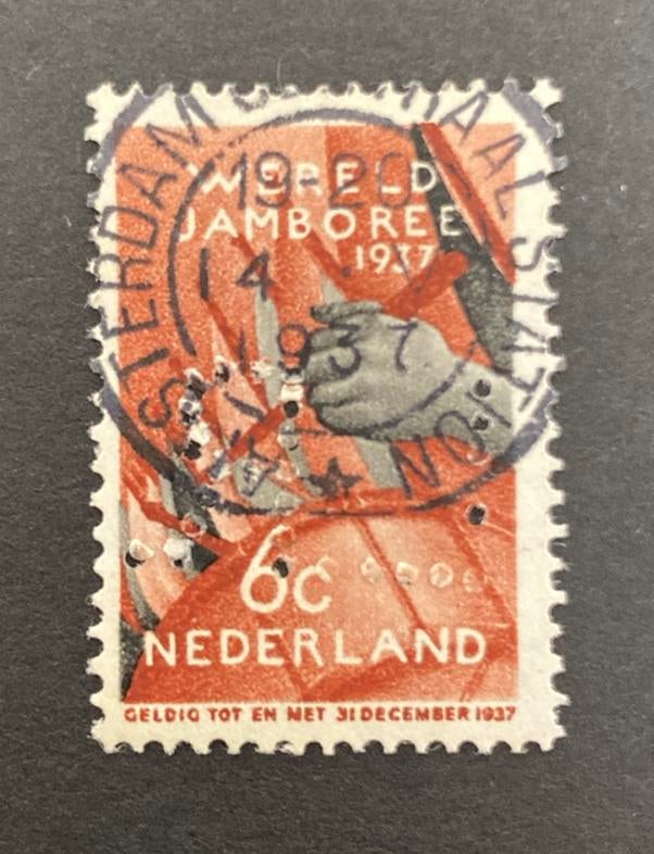 Perfin LR 1 in nvph 294, Postzegels en Munten, Postzegels | Nederland, Ophalen of Verzenden