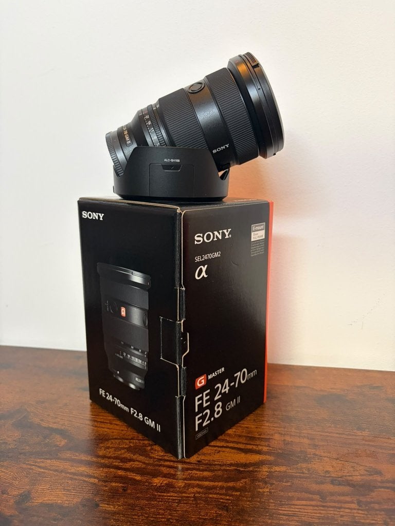 Sony FE 24-70mm F2.8 GM II (SEL2470GM2) – compleet in doos, Sony E-mount, Nieuw, Beschermhoes/tas, Telelens