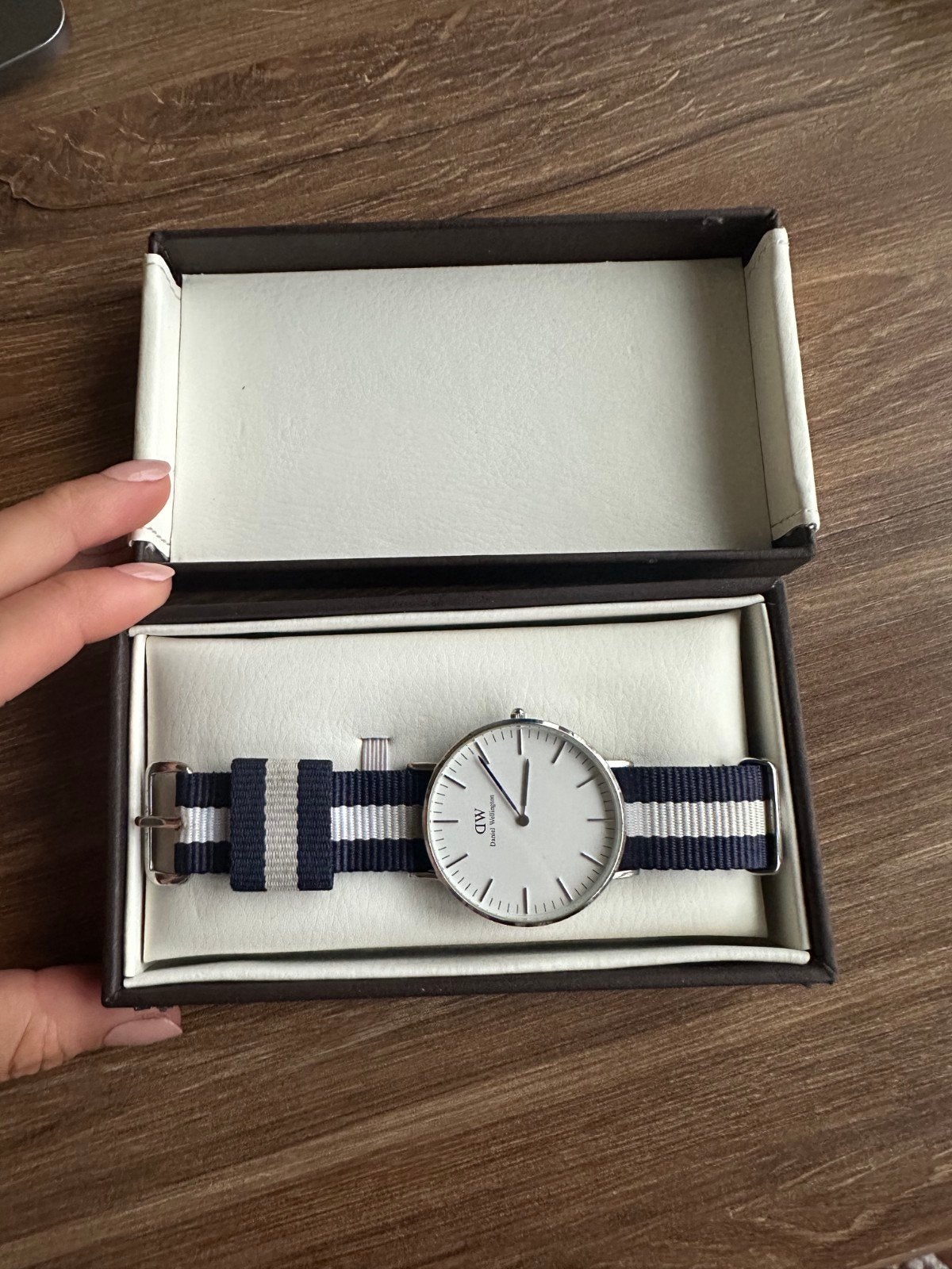 Daniel Wellington horloge met extra leren bandje, Leer, Polshorloge, Zo goed als nieuw, Zilver