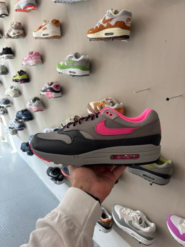 Nike Air Max 1 Huf Pink - Maat 44 - Nieuw in doos, D, Overige kleuren, Nieuw, Ophalen of Verzenden