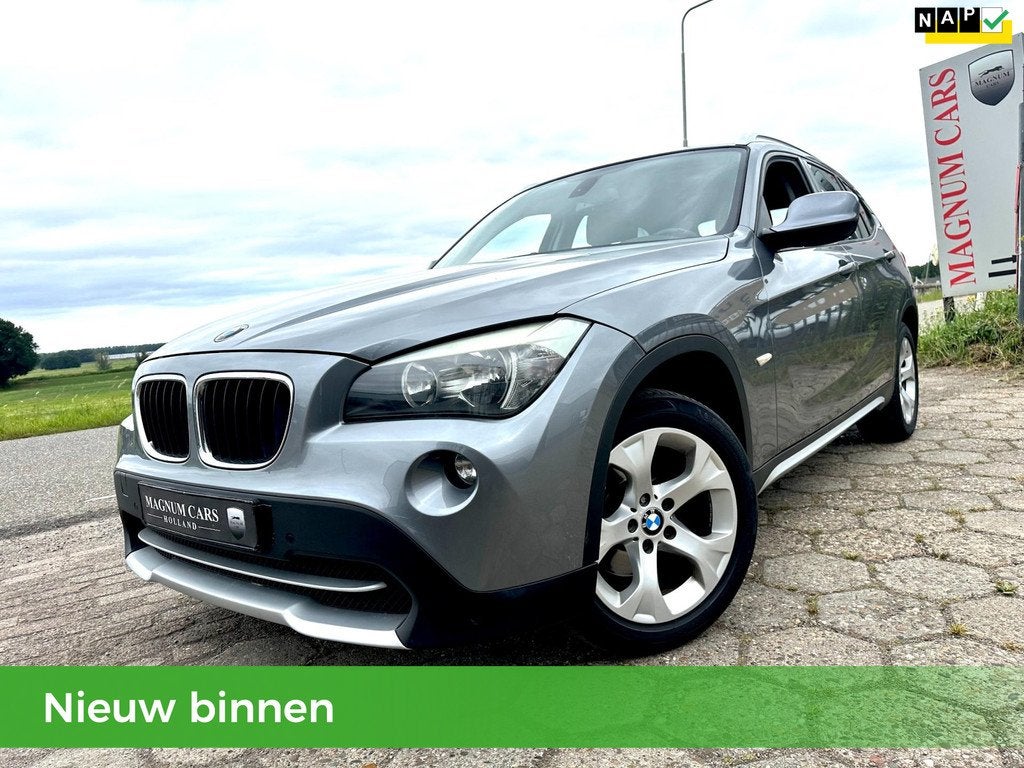BMW X1 18i 5D NAP Airco Trekhaak Navi Parkeersensoren Elek.r, Auto's, BMW, Bedrijf, Te koop, X1, ABS, Achteruitrijcamera, Airbags