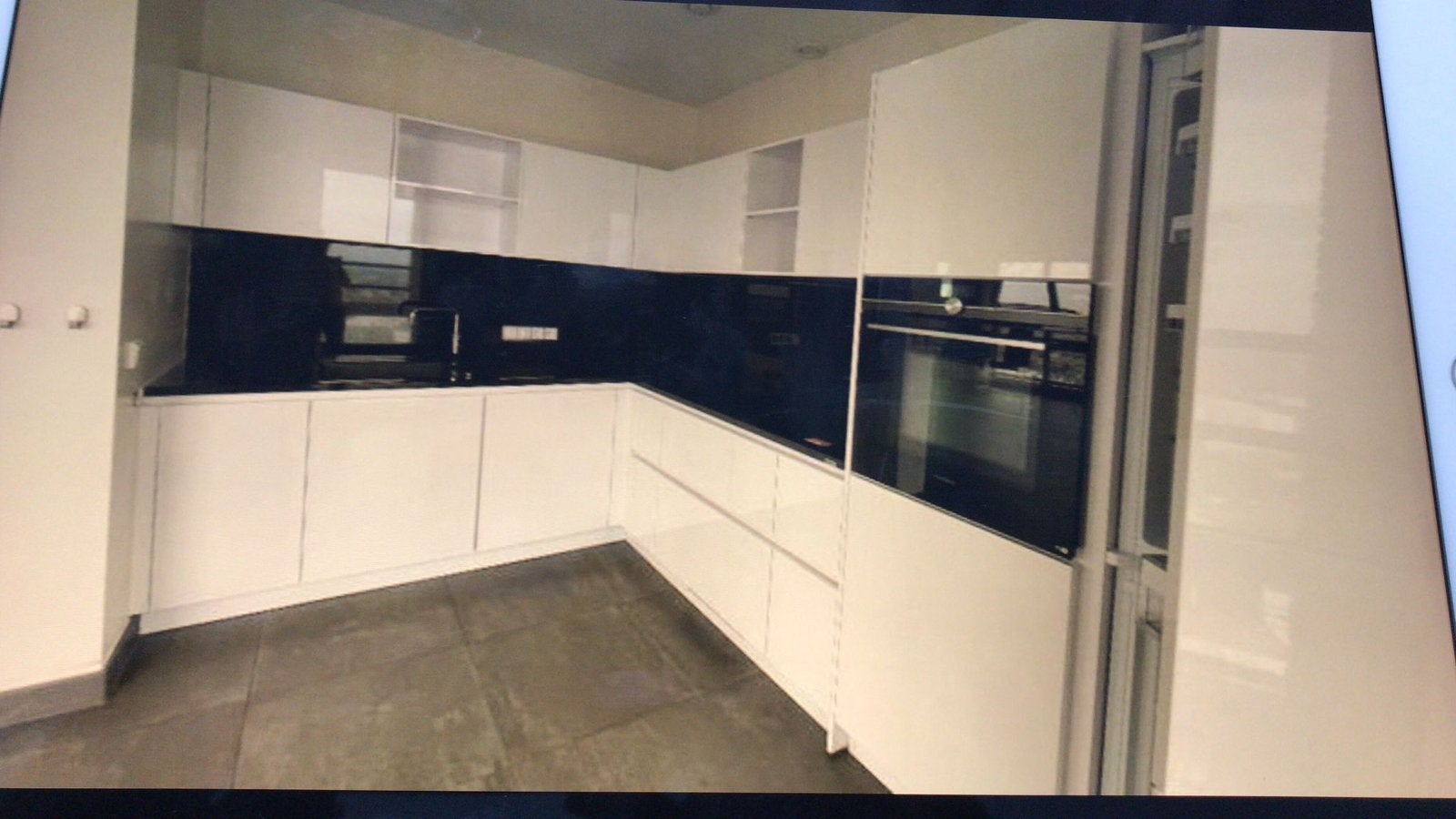 Luxe L-keuken Gutman + luxe Siemens apparatuur, Huis en Inrichting, Keuken | Complete keukens, Ophalen, Zo goed als nieuw, Graniet of Steen