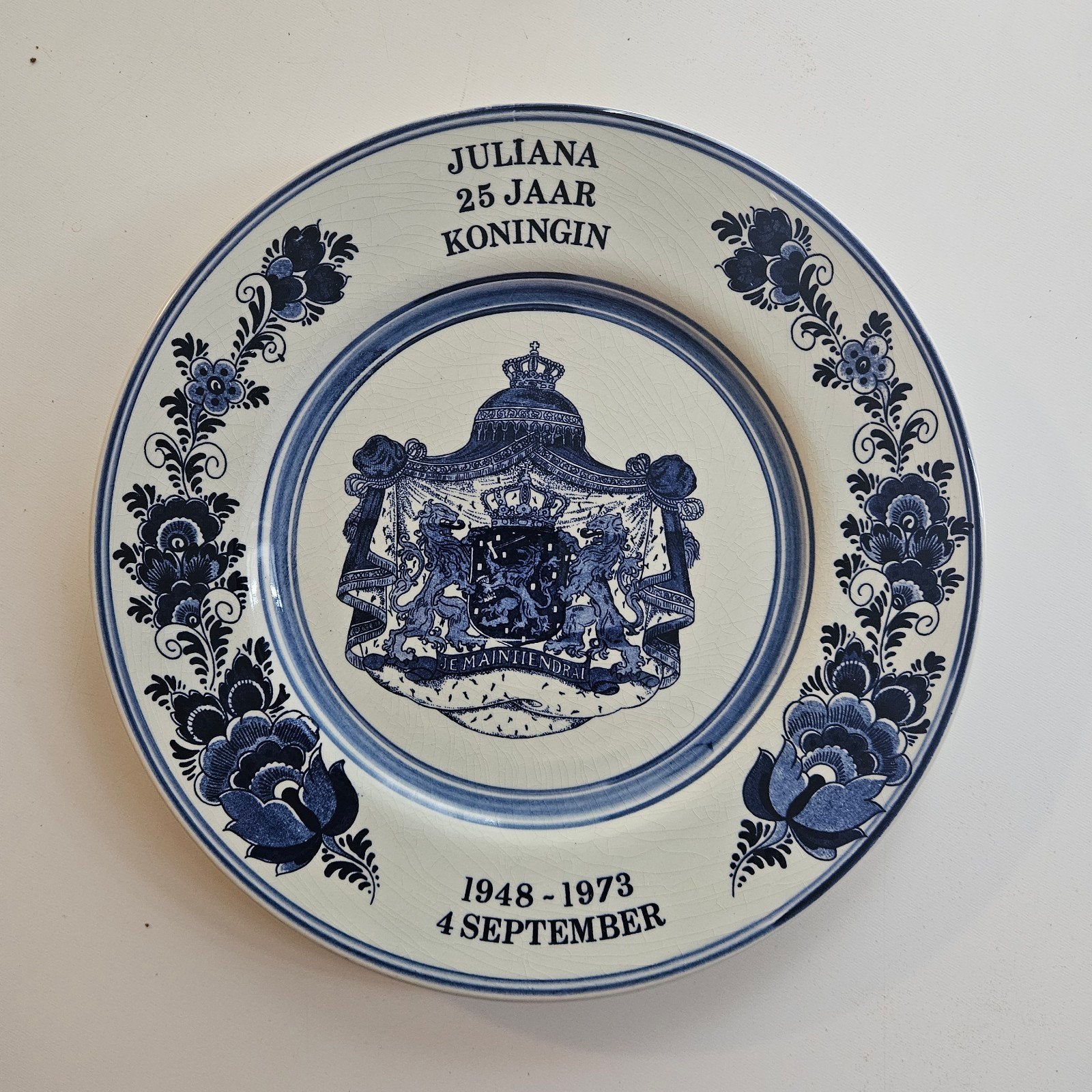 Delfts blauw bord ter gelegenheid Juliana 25 jaar koningin, Verzenden