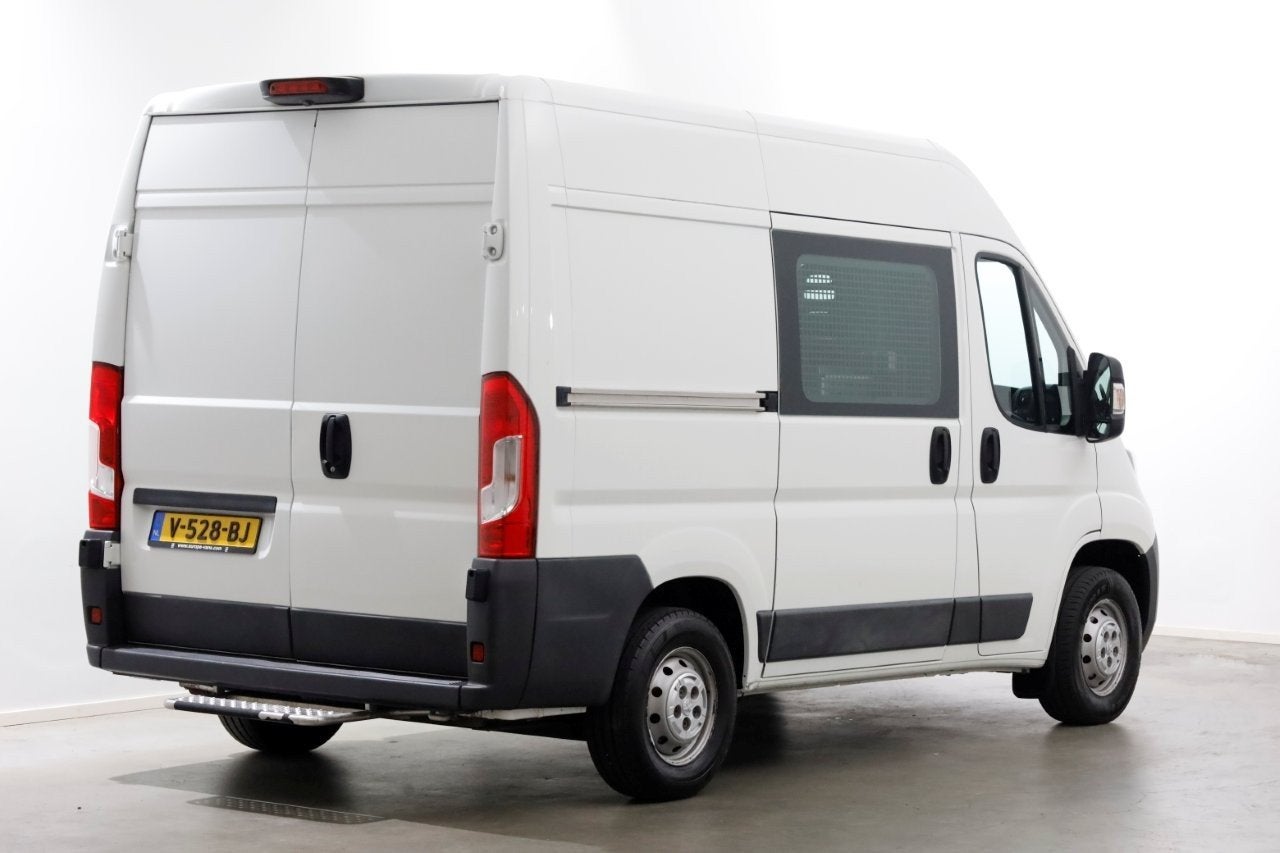 Peugeot Boxer 2.0 BlueHDI E6 130pk L1H2 Premium Navi/Camera/, Auto's, Voorwielaandrijving, Gebruikt, Euro 6, 4 cilinders