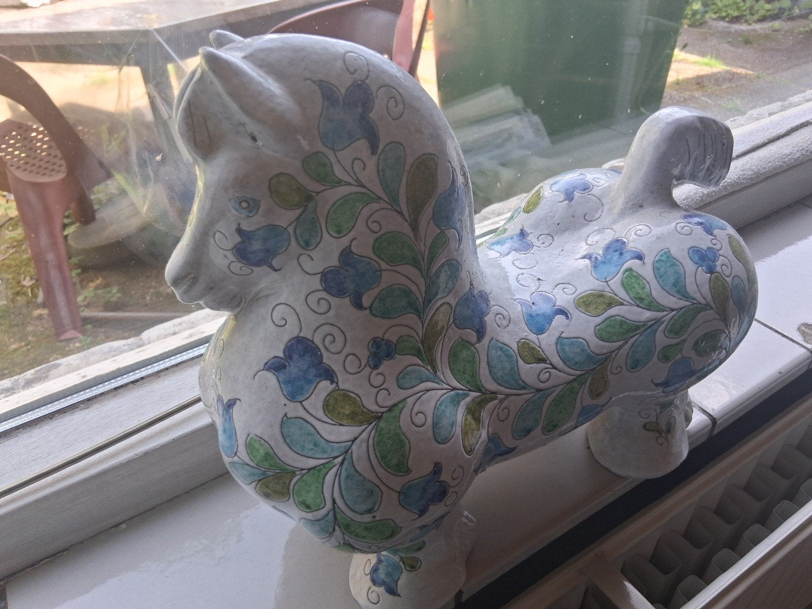 Beeld groot paard met bloemen- middeleeuws, Ophalen, Overige stijlen, Beeld, Blauw