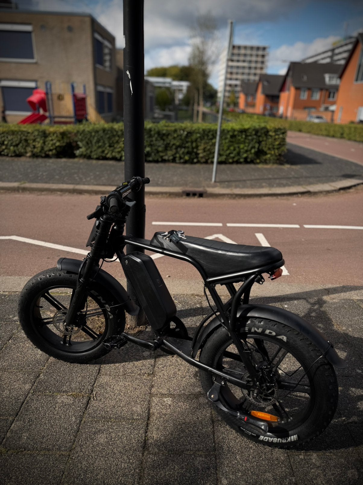 Ouxi v8 custom, Gebruikt, 59 cm of meer, 30 tot 50 km per accu, Ophalen