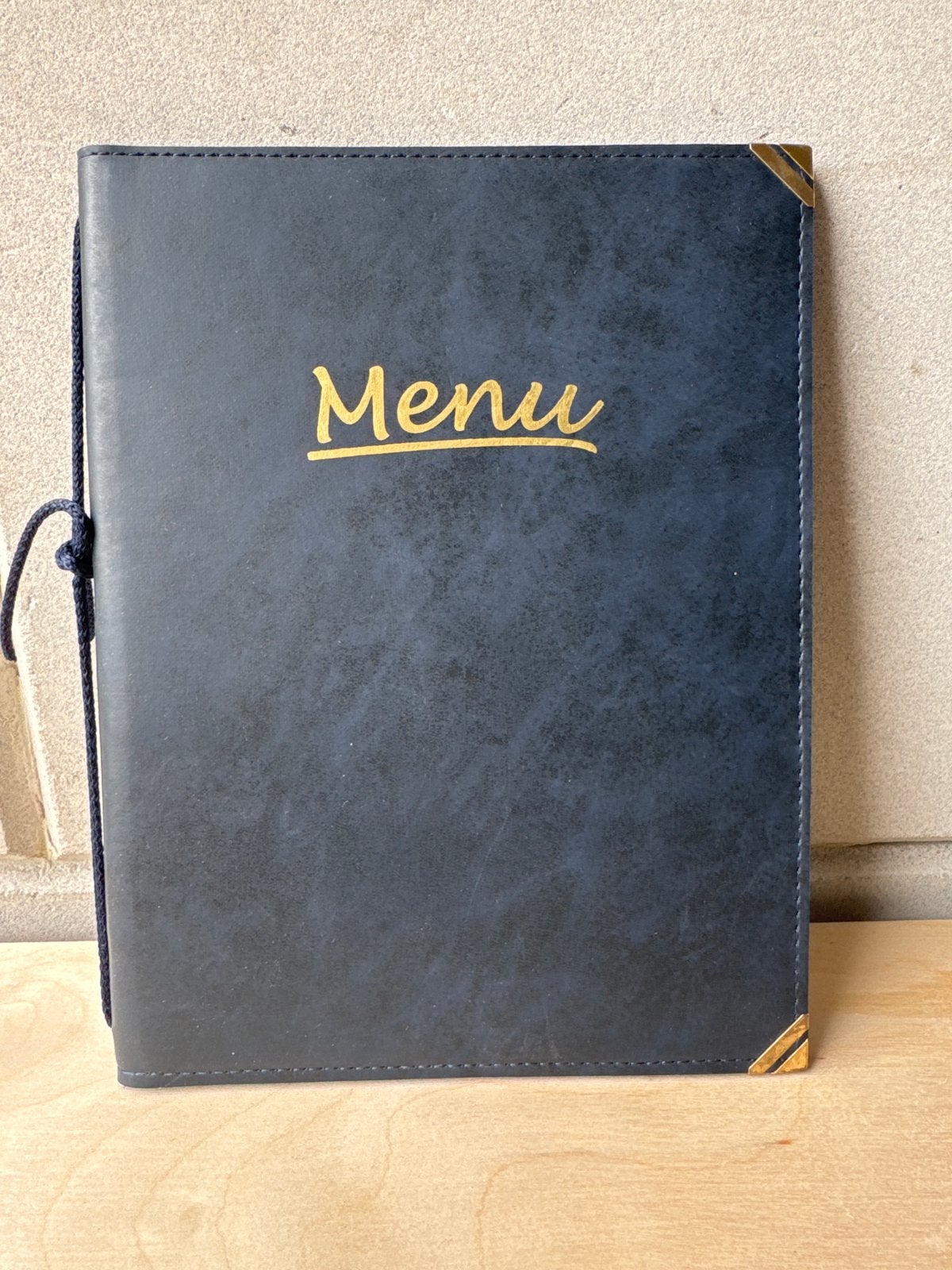 19x Menumap / Menukaart - Donkerblauw met goudkleurige lette, Boeken, Ophalen