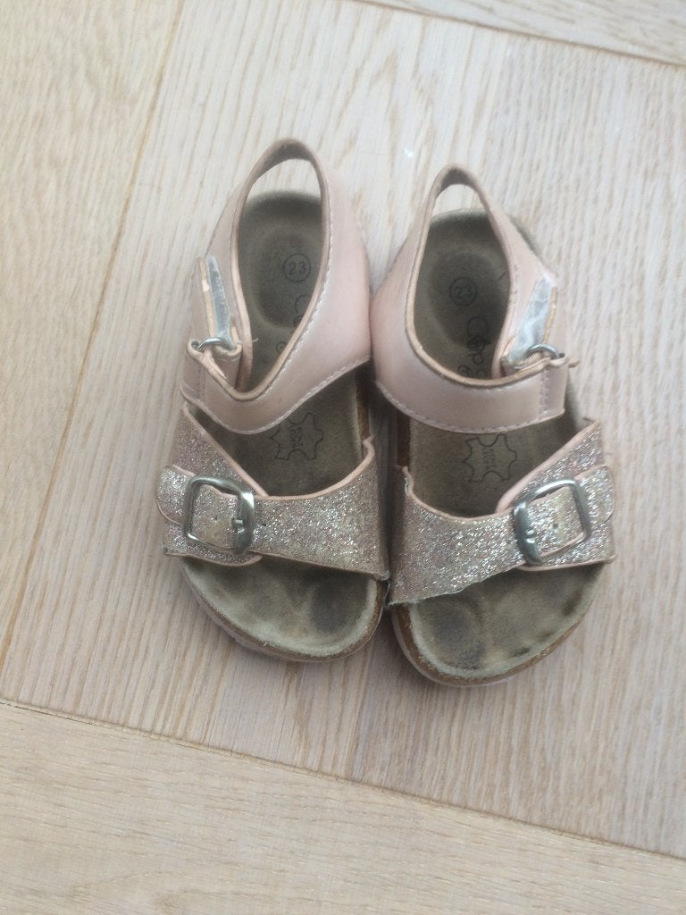 Leuke nog nette sandaaltjes met glitters maat 23, Gebruikt, Meisje, Overige typen, Cupcake