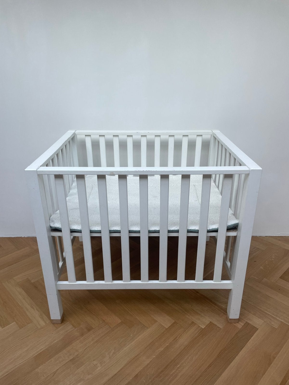 Witte Timgro Baby Box (in hoogte verstelbaar), Ophalen, Gebruikt, Vierkant, In hoogte verstelbaar