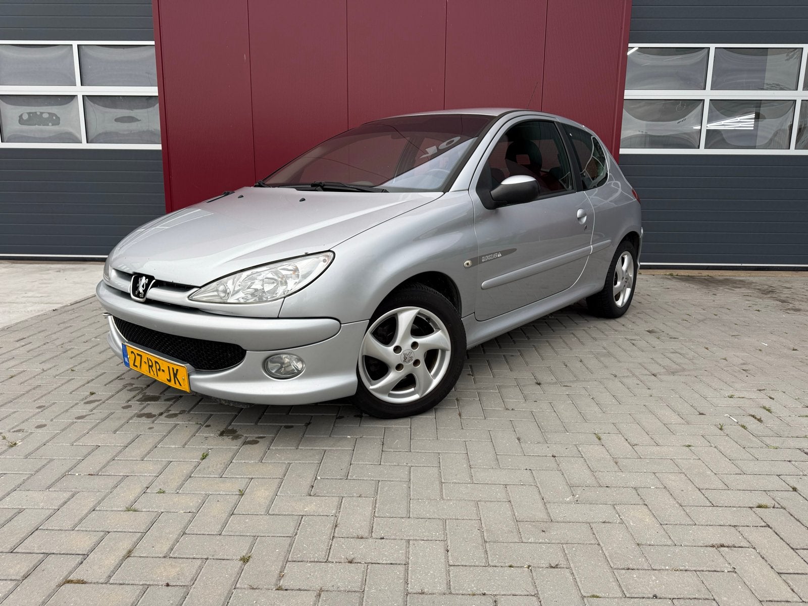Peugeot 206 1.4 16V Quicksilver, Auto's, Peugeot, Voorwielaandrijving, Metallic lak, 1360 cc, 31 €/maand