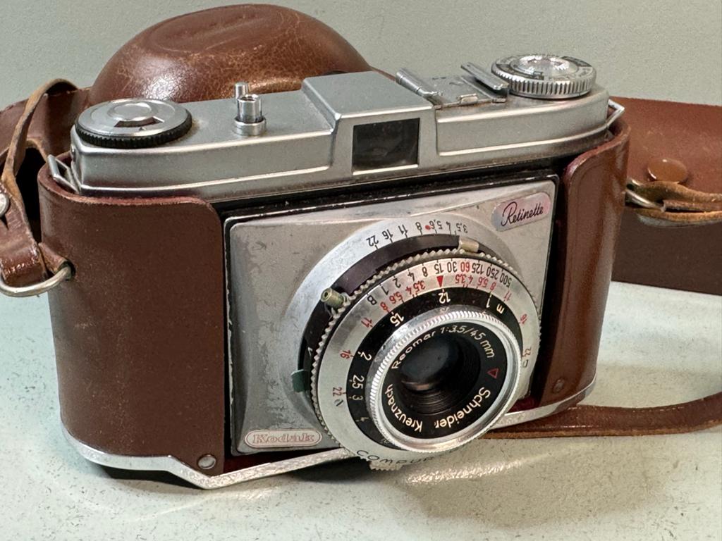 Vintage Kodak Retina IIC camera met lederen tas, Compact, ?, Zo goed als nieuw, Kodak