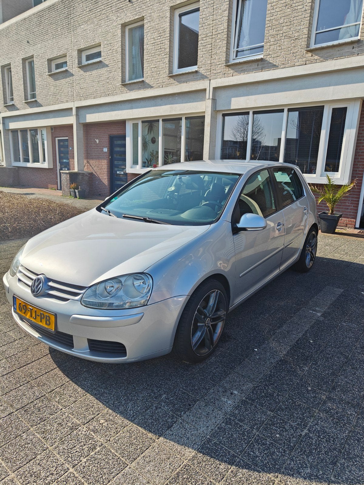 Volkswagen Golf 1.6 16V FSI 85KW5D 2006 Grijs moet Snel weg!, Auto's, Volkswagen, Voorwielaandrijving, Euro 6, 4 cilinders, 620 kg