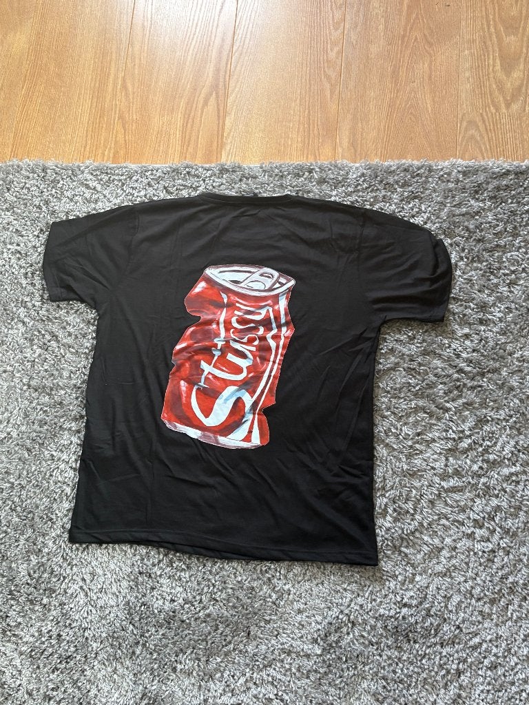 Stussy T-Shirt Zwart met Rode/Witte Details in Maat XL, Zwart, Stussy, Maat 56/58 (XL), Ophalen of Verzenden