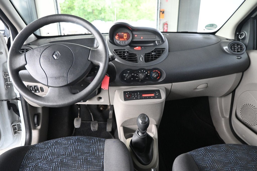 Renault Twingo 1.2 Acces Airco Elektrisch pakket Goed onderh, Voorwielaandrijving, Gebruikt, 31 €/maand, 4 cilinders