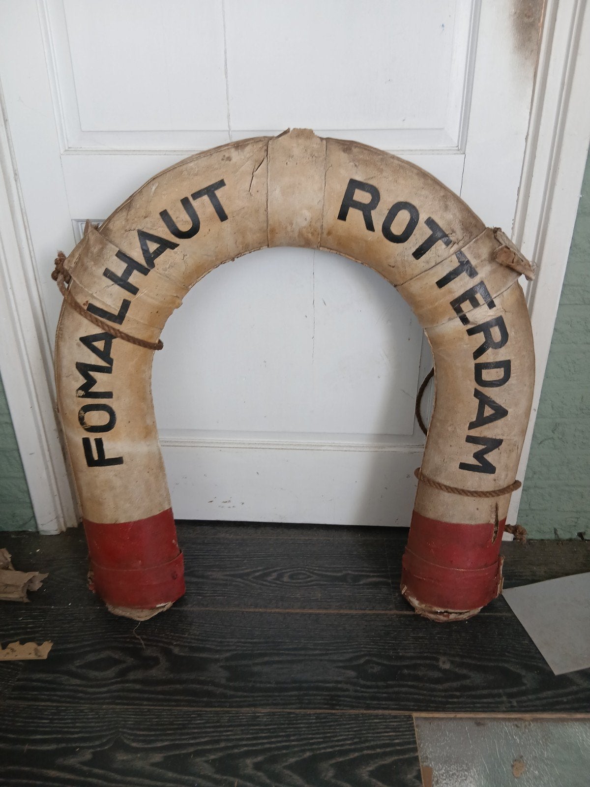 Antieke reddingsboei patina Rotterdam, Ophalen, Gebruikt