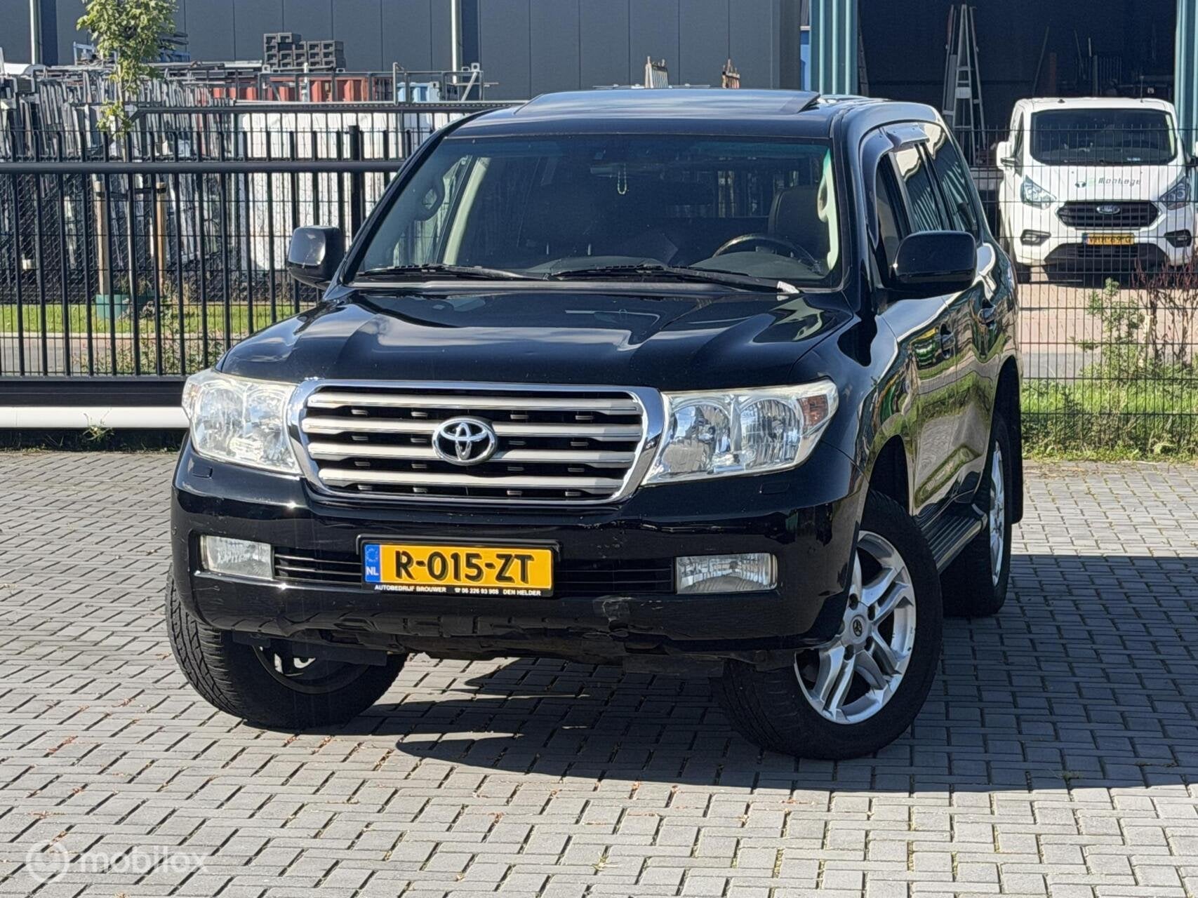 Foto 10 van Toyota LandCruiser V8 4.5 D-4D Executive 7p.