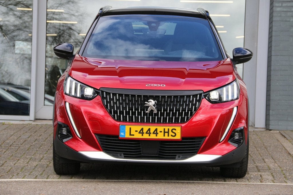 Peugeot 2008 1.2 PureTech GT PANO-DAK AUTOMAAT!, Gebruikt, Euro 6, 1199 cc, Leder en Stof