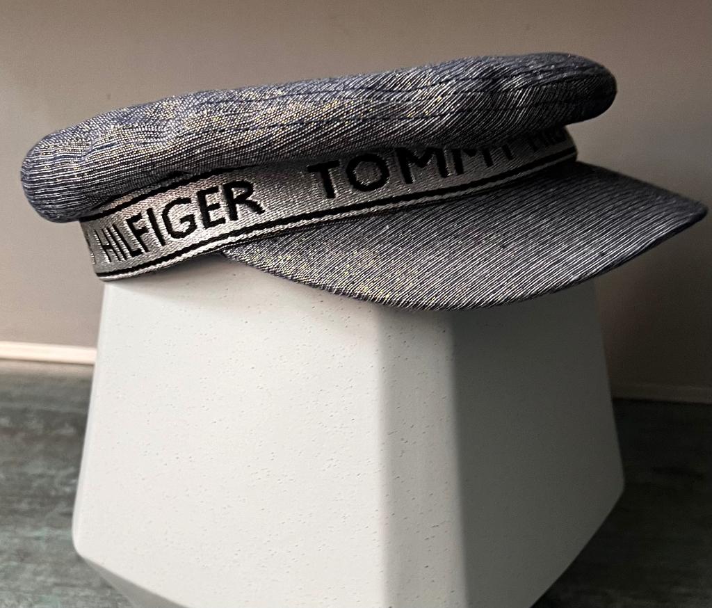 Tommy Hilfiger blauwe pet. 55 cm. Nieuw., Blauw, Nieuw, Minder dan 35 cm, Minder dan 20 cm