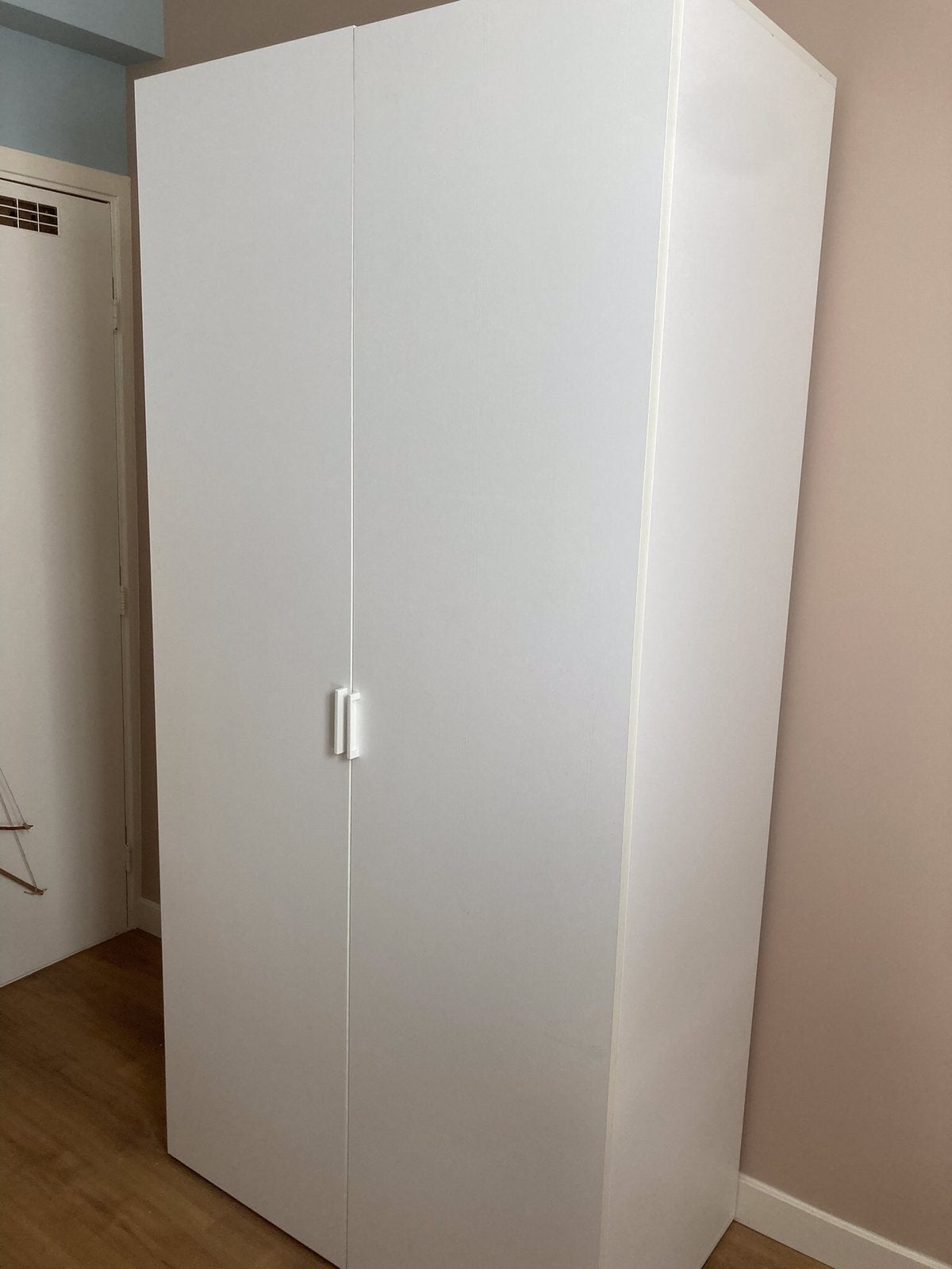 Garderobekast, Ophalen, Met deur(en), Gebruikt, 100 tot 150 cm