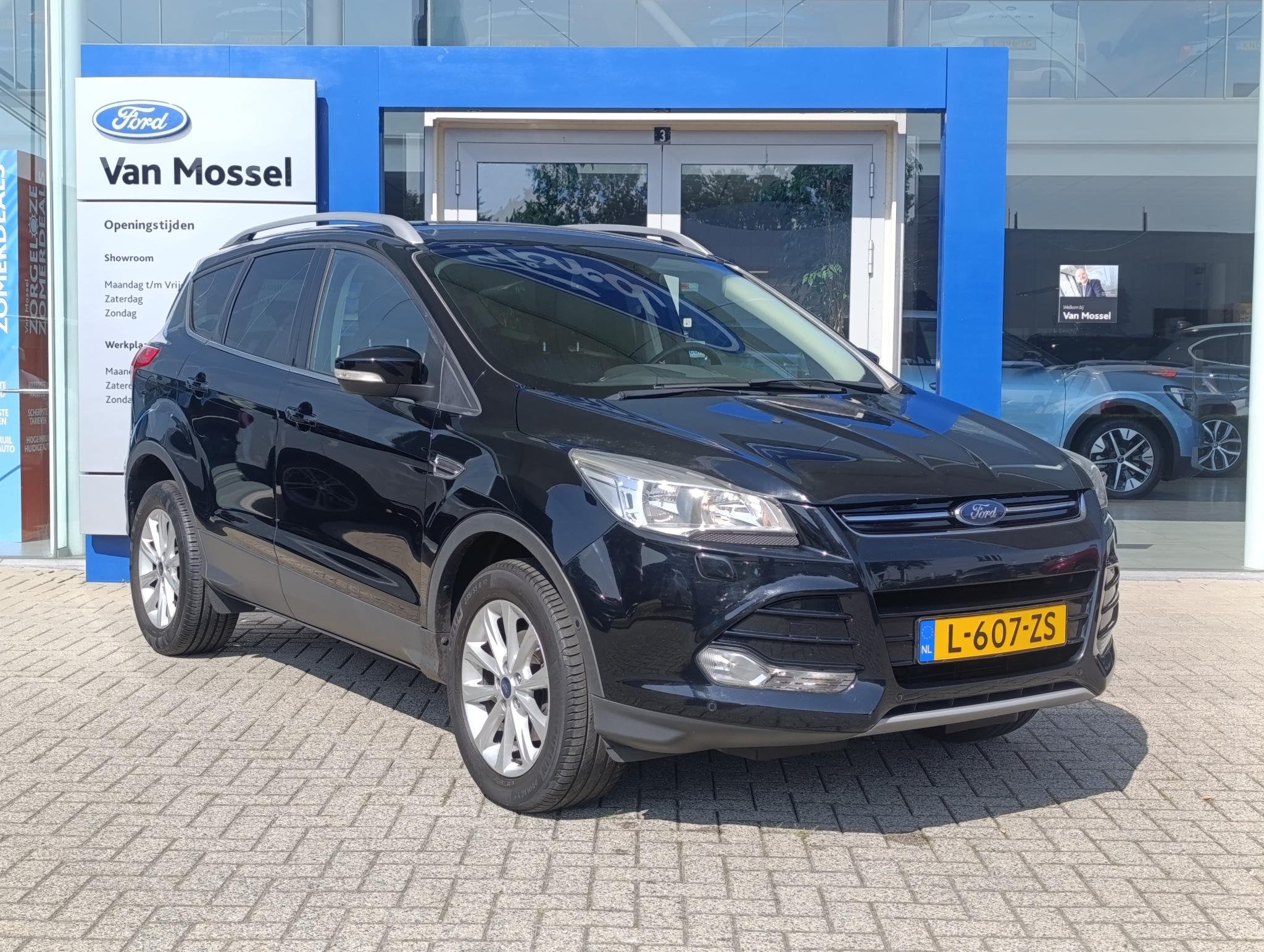 Ford Kuga 1.5 Titanium | Navigatie | Stoel/voorruitverwarmin, Auto's, 12 maanden, Euro 6, Leder en Stof, Zwart
