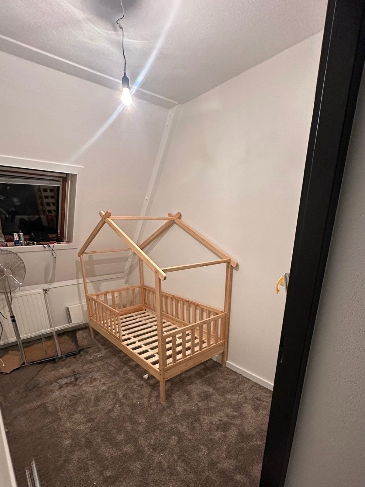 Petite Amelie peuterbed huisbed, Ophalen, Gebruikt, 70 tot 85 cm, Lattenbodem