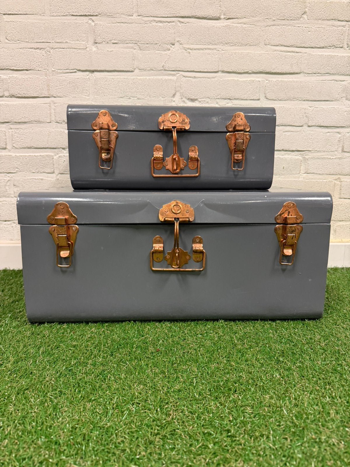 2  metalen  grijze koffers, Ophalen, Minder dan 50 cm, Gebruikt, Minder dan 50 cm