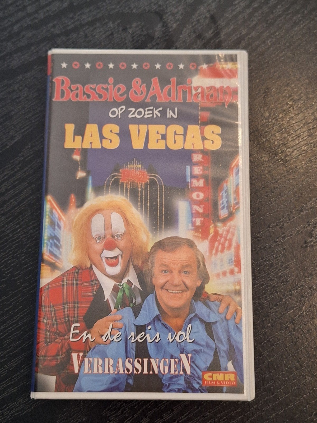 Bassie & Adriaan: Op Zoek in Las Vegas VHS, Alle leeftijden, Ophalen of Verzenden, Gebruikt, Actie en Avontuur
