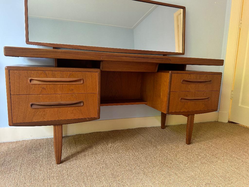 mid century design G-Plan bureau/kaptafel inc. spiegel teak, Ophalen, Gebruikt, Mid century modern, 50 tot 100 cm