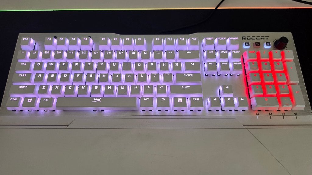 RazerVulcan Aimo 122 met Hyperx Keycaps 2, Computers en Software, Toetsenborden, Verlichte toetsen, Ophalen of Verzenden, Zo goed als nieuw