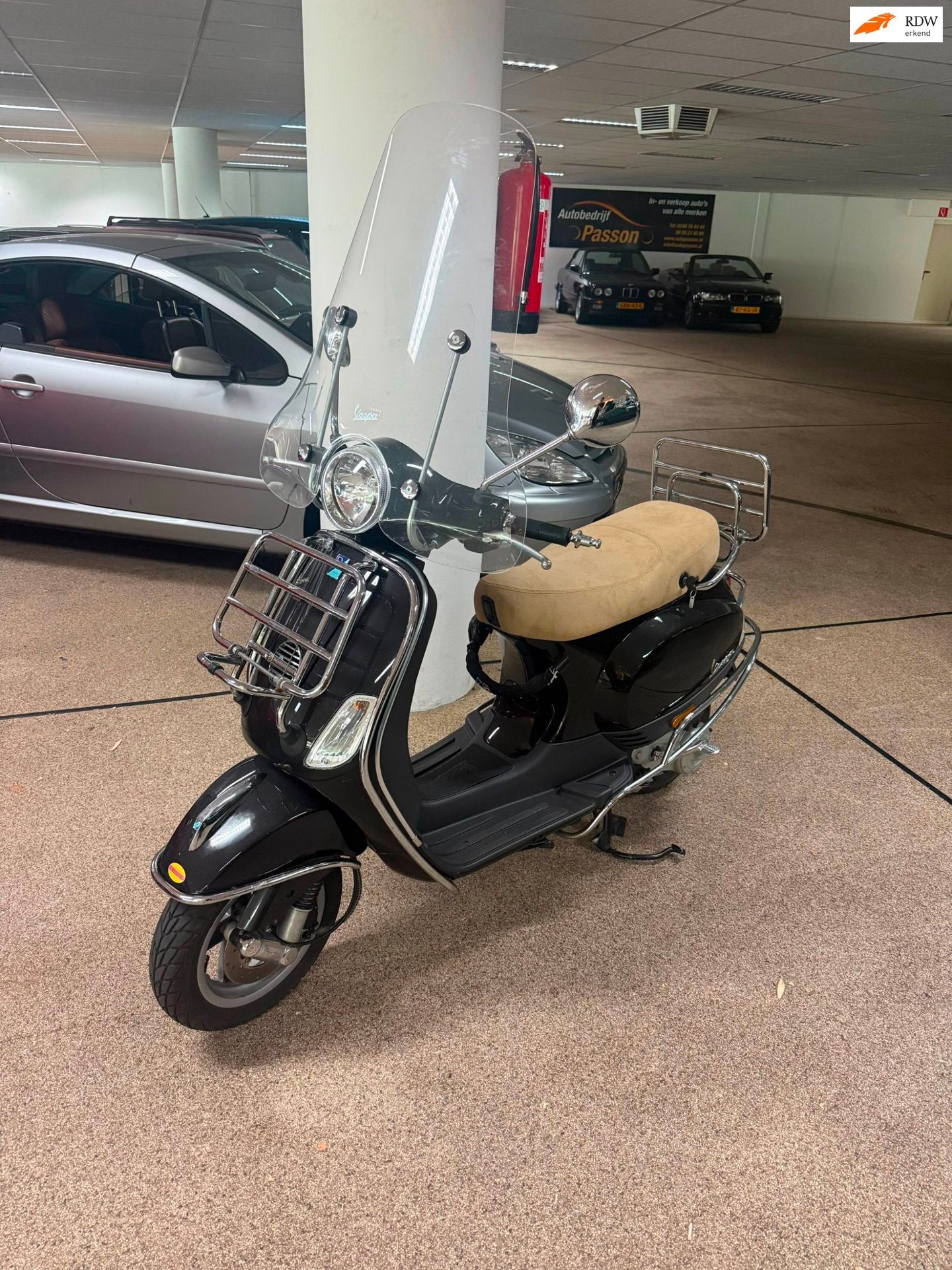 Vespa Snorscooter LX 4T. 3800km.! Zeer netjes., Fietsen en Brommers, Snorfietsen en Snorscooters, Gebruikt, Benzine, Vespa
