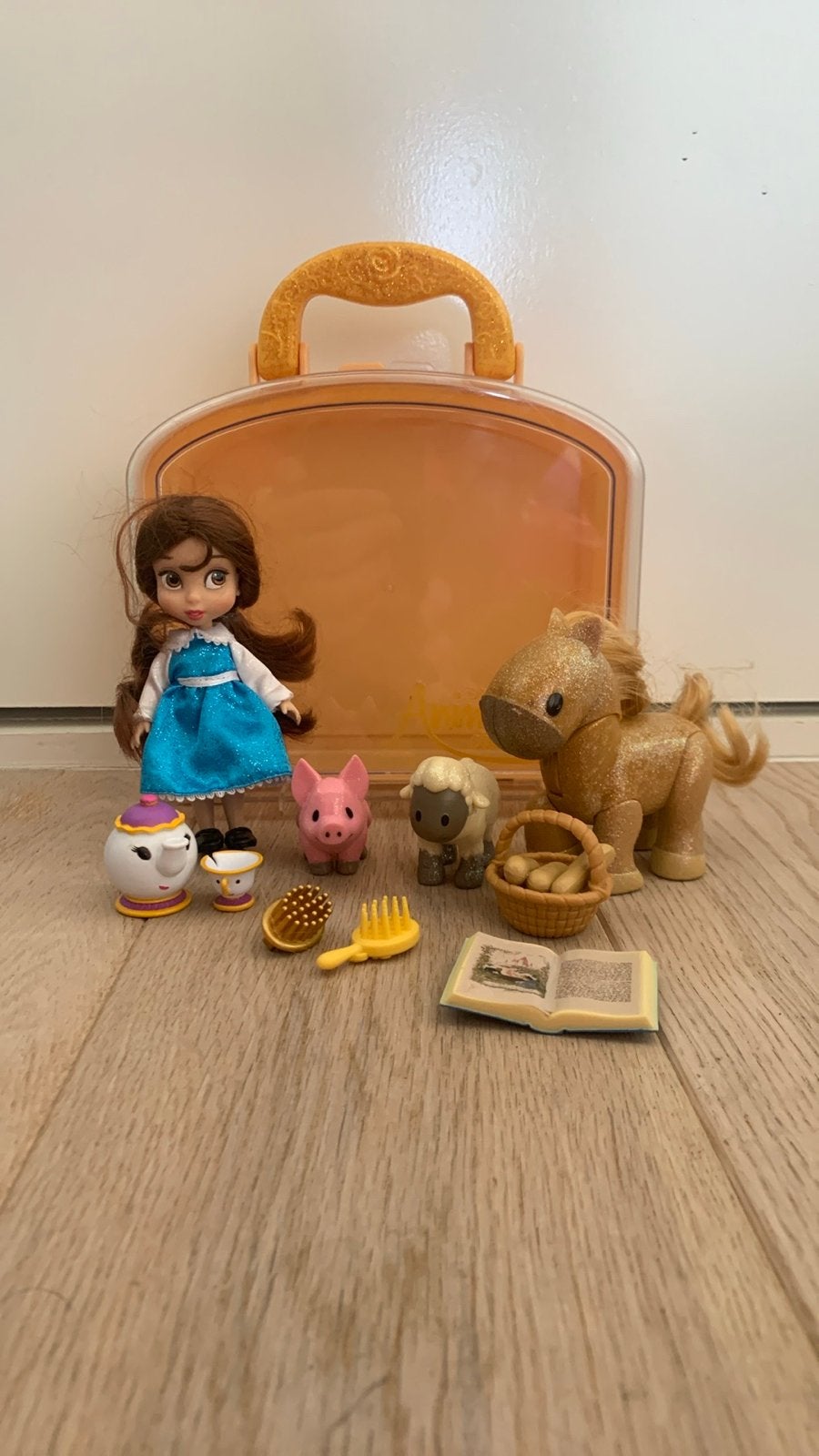 Disney Belle mini pop met accessoires en draagkoffer, Ophalen of Verzenden, Gebruikt, Overige typen