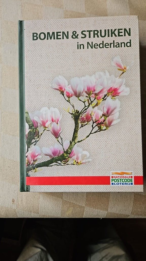 natuurboek bomen en struiken in Nederland postcode Loterij, Ophalen of Verzenden, Nieuw, Natuur algemeen