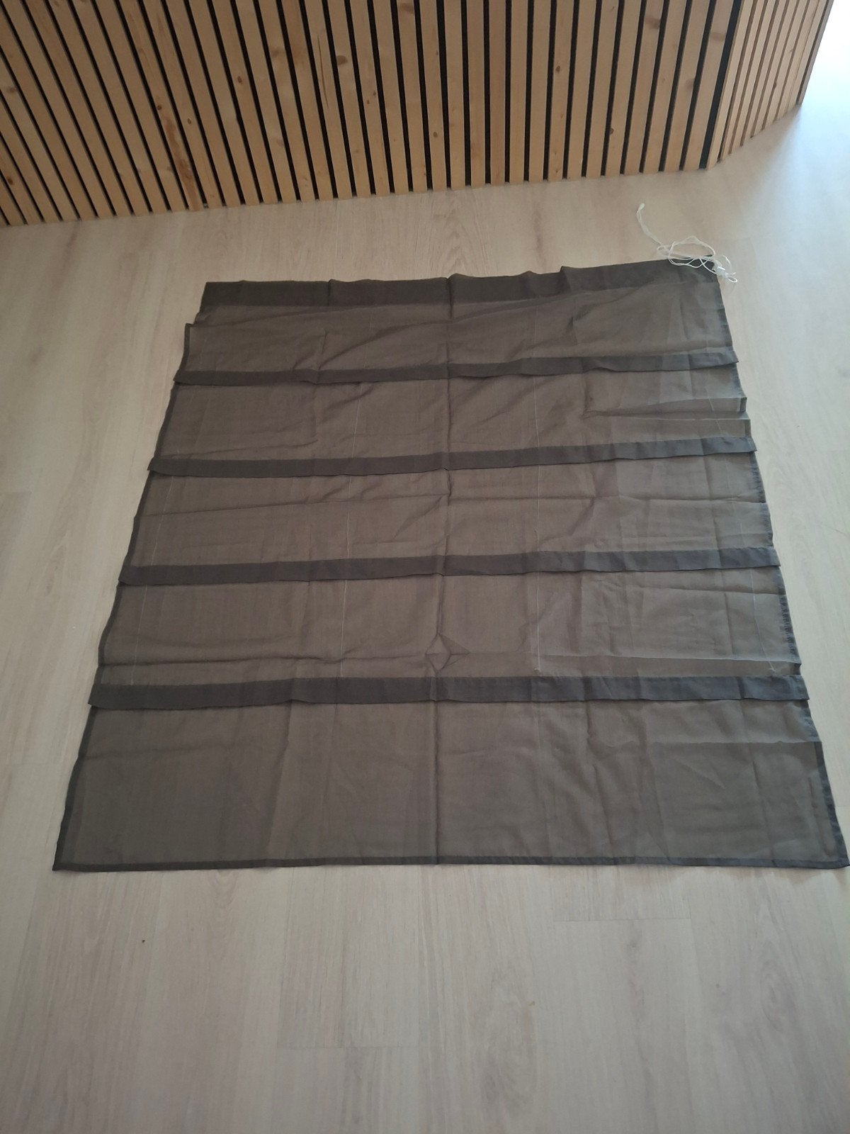 Nieuw Vouwgordijn - Grijs - 140x120 cm, Lichtdoorlatend, Nieuw, Ophalen of Verzenden, Vouwgordijn