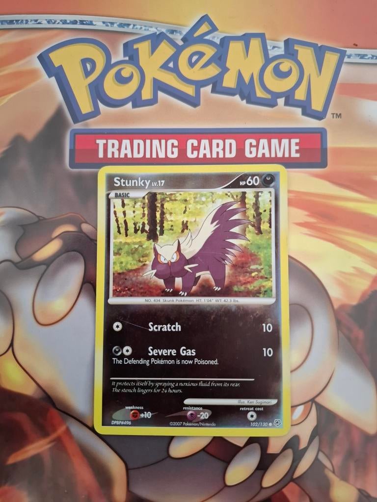Stunky 102/130 Diamond&Pearl base set reverse holo, Ophalen of Verzenden, Gebruikt, Foil