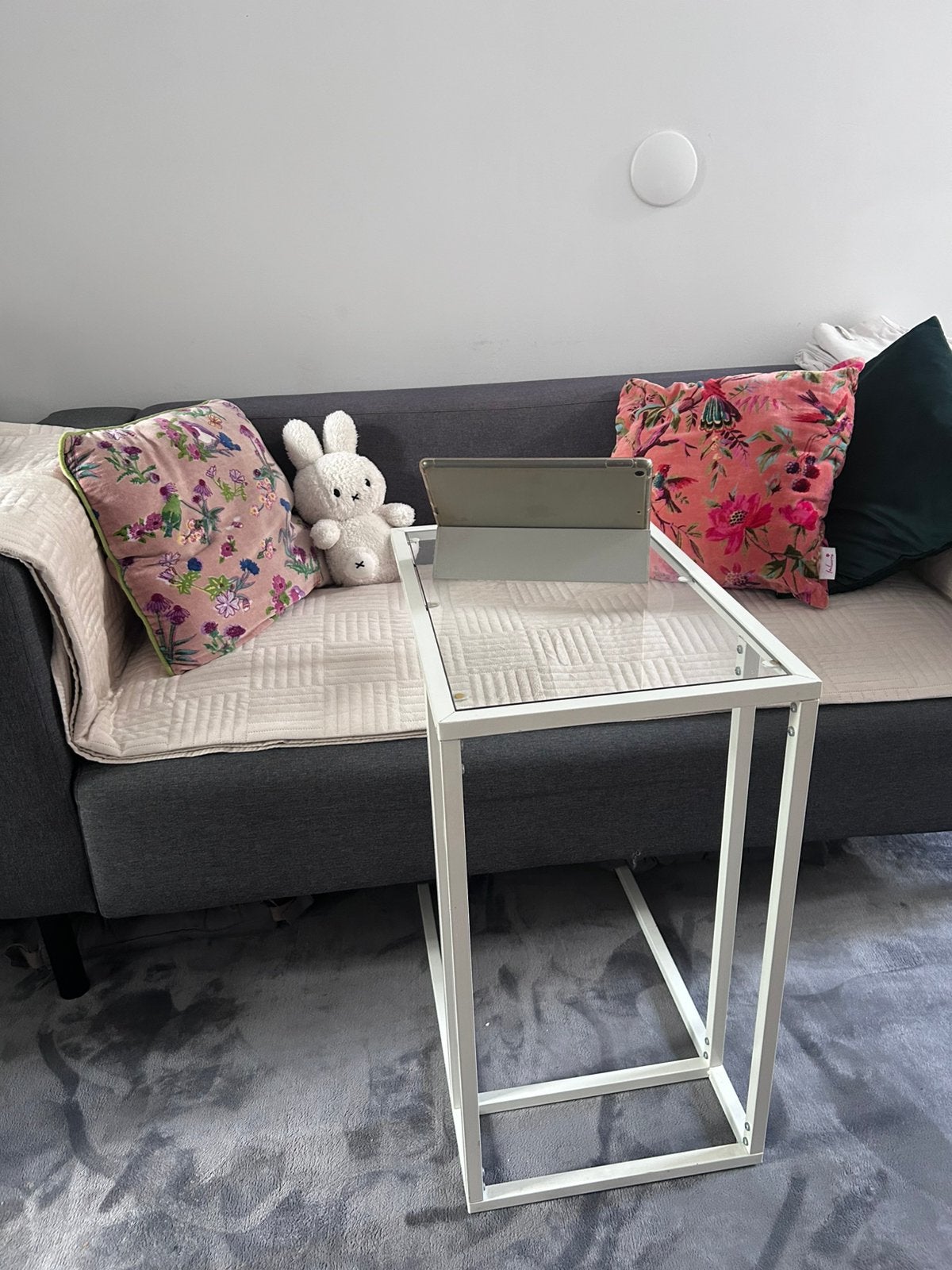 Ikea white + glass laptop table bedside table, Ophalen, Gebruikt, 55 tot 75 cm, 60 cm of meer