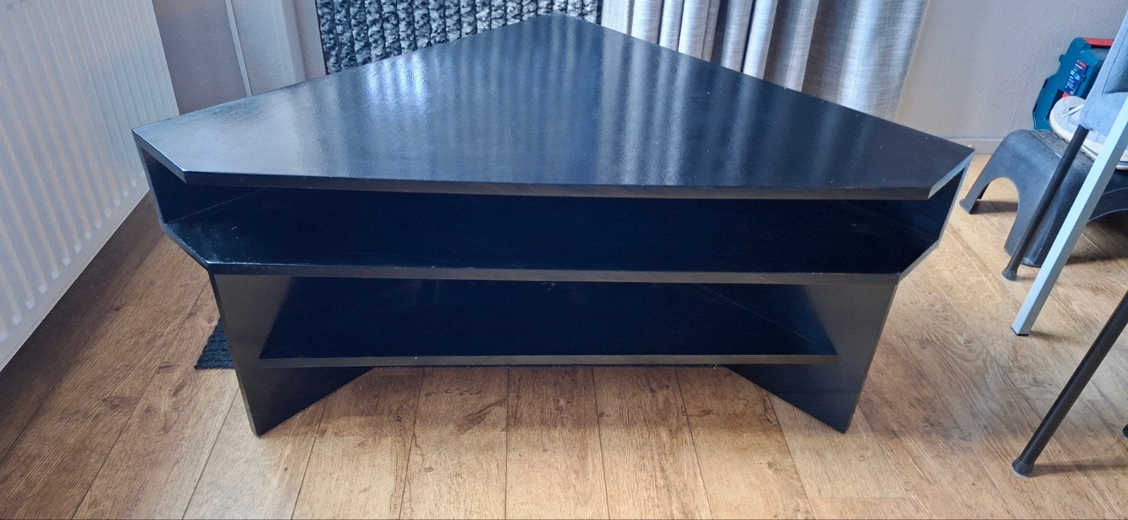 Mooi zwart tv-kastje, hoekkast, Ophalen, Gebruikt, 50 tot 100 cm, Modern