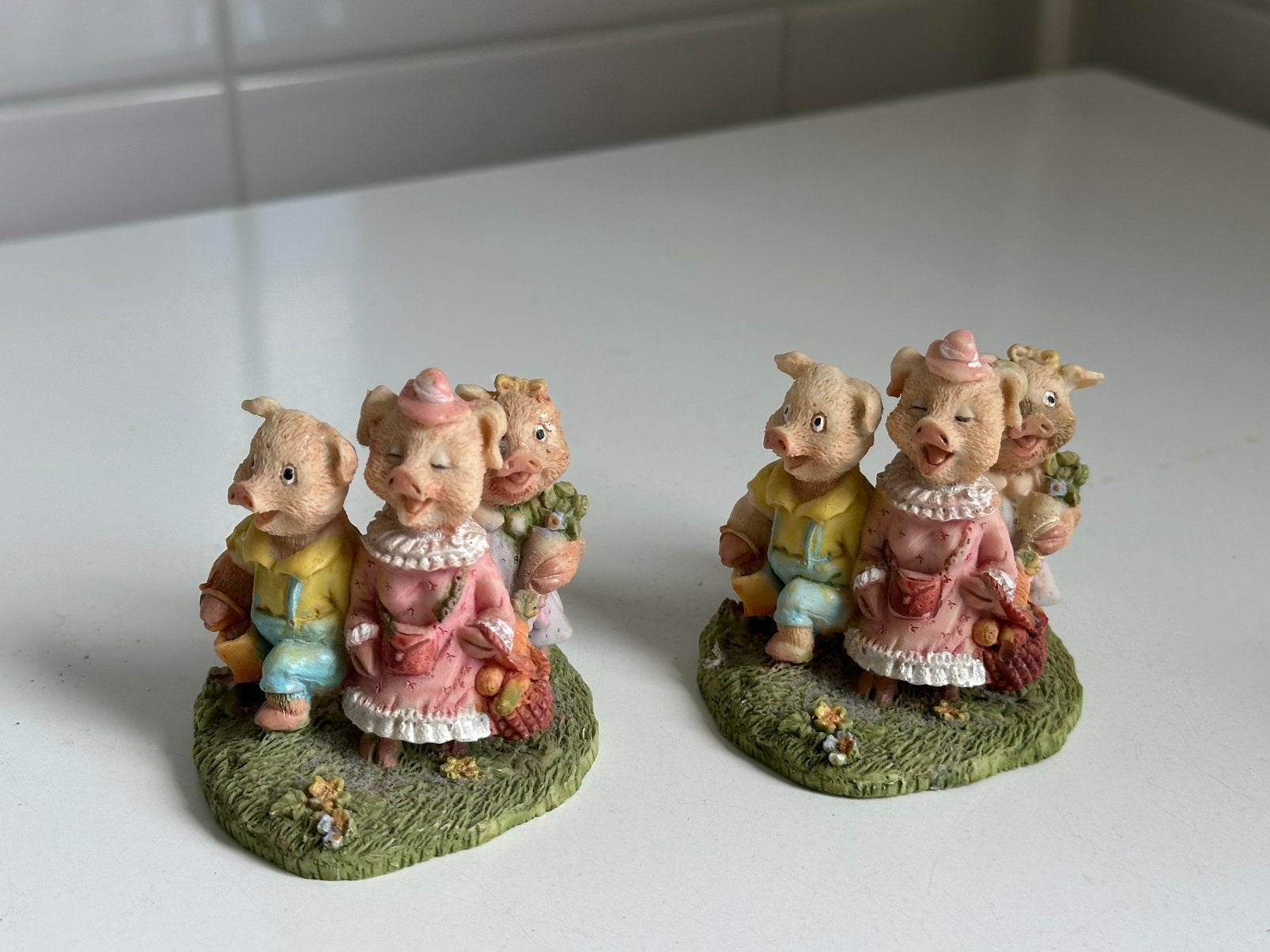 Leonardo Little Nook Village / varkenbeeldjes, Ophalen of Verzenden, Zo goed als nieuw