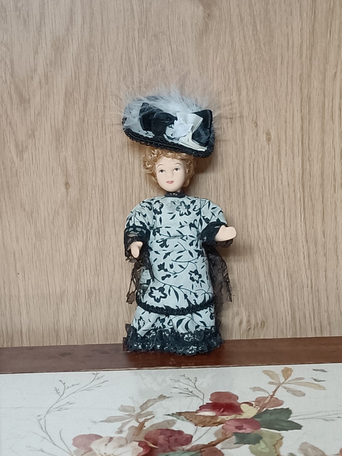 Victoriaanse porseleinen poppenhuis popje, Ophalen of Verzenden, Zo goed als nieuw, Popje