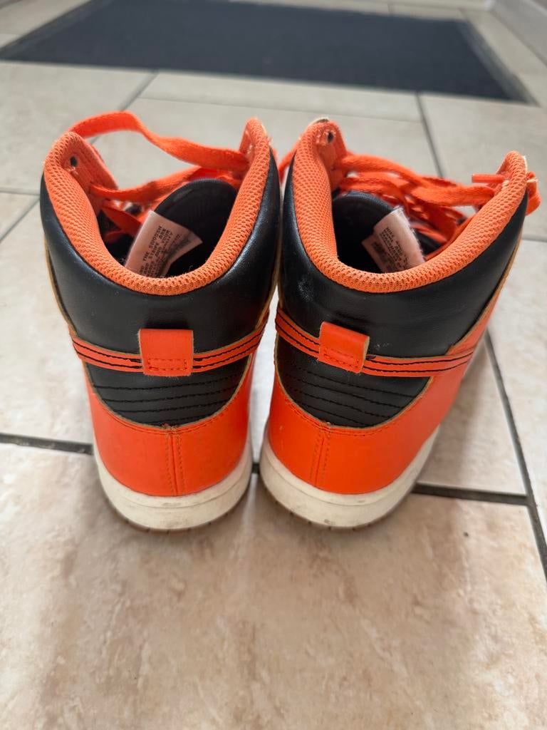 Nike Dunk High Sneakers Oranje/Zwart - Maat 39, Ophalen of Verzenden, Zo goed als nieuw, Oranje, Sneakers of Gympen