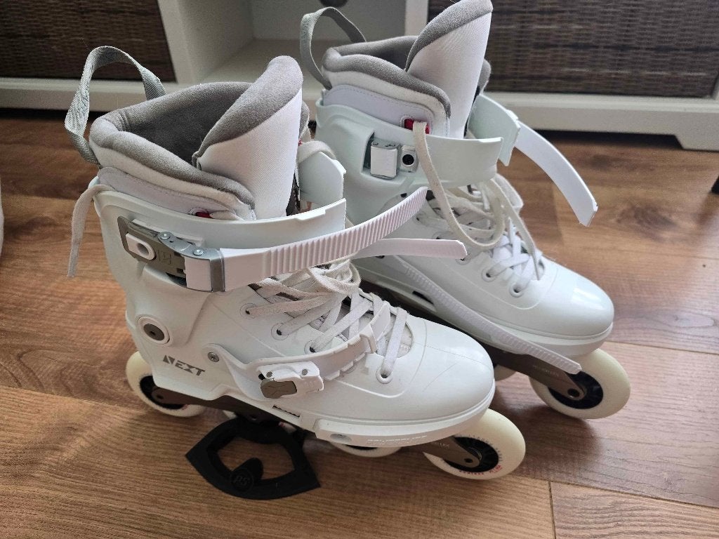 Powerslide Next Endless AB Freeskates 44-45 Limited Edition, Ophalen, Zo goed als nieuw, Inline skates 4 wielen, Powerslide