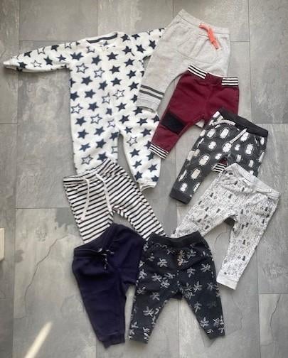 7 broekjes en een onesie, maat 74 (qwe), Ophalen of Verzenden, Gebruikt, Maat 74