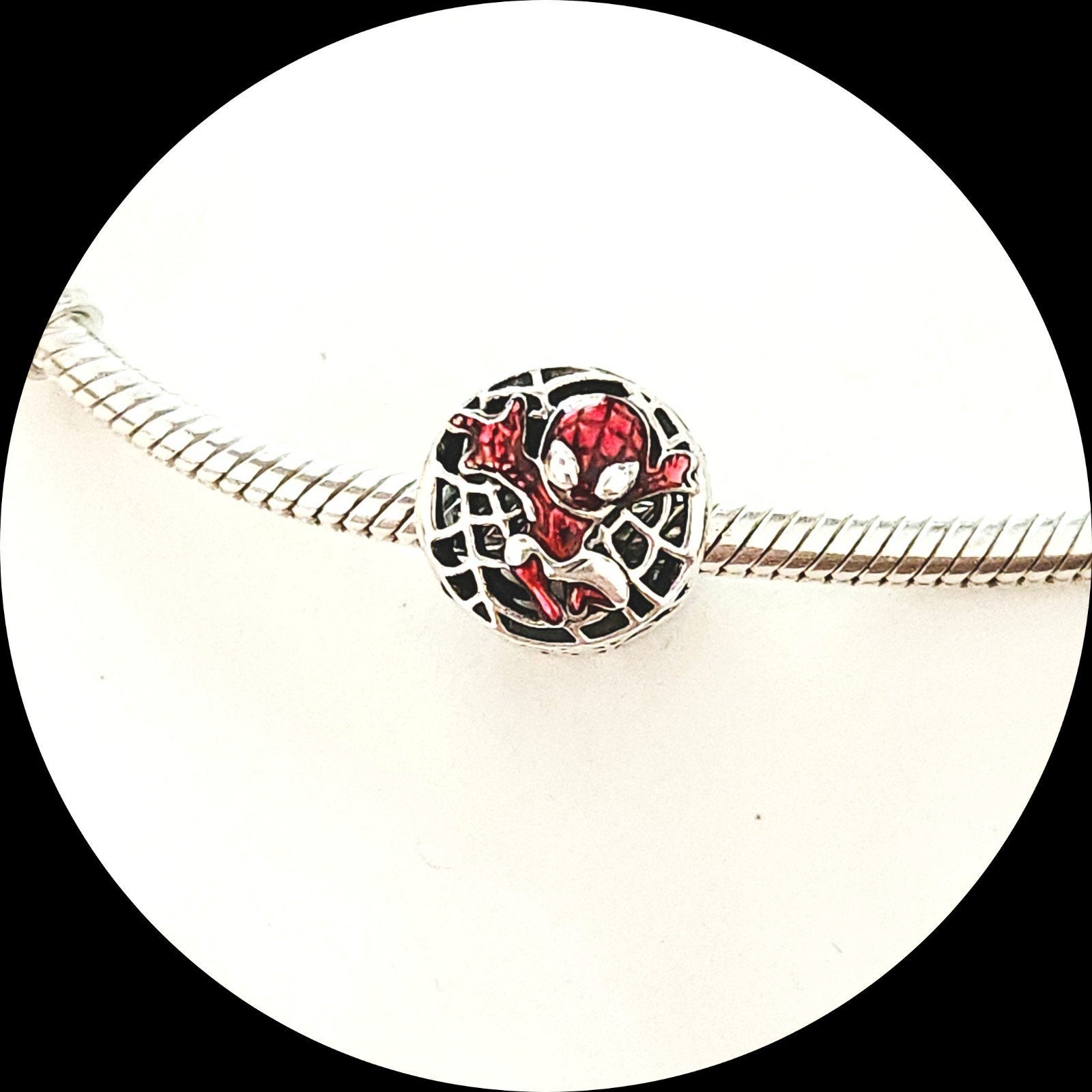 Pandora Marvel Spiderman 792350C01 / rood zwart emaille, Pandora, Ophalen of Verzenden, Zo goed als nieuw, 1 bedel