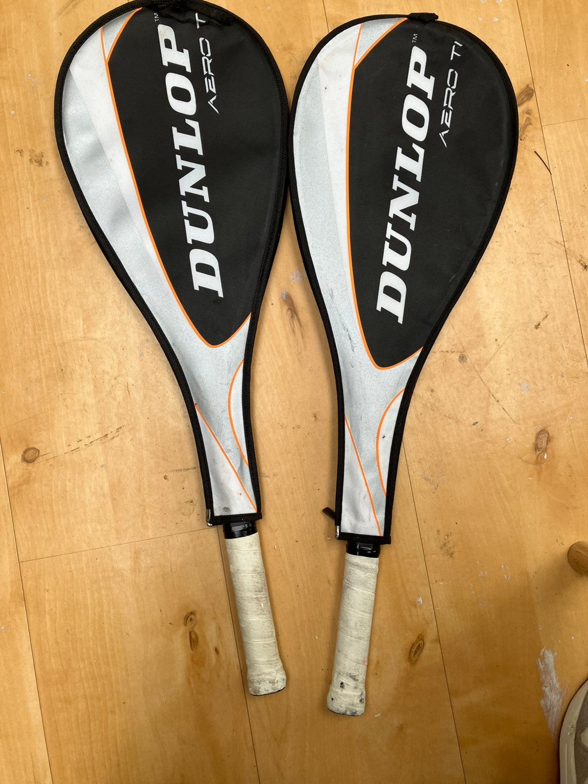 Dunlop squash rackets 2 stuks, Sport en Fitness, Squash, Ophalen, Gebruikt
