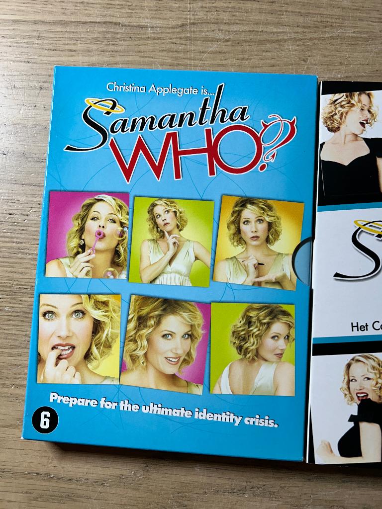 DVD Samantha Who? Seizoen 1 & 2, Cd's en Dvd's, Dvd's | Tv en Series, Ophalen of Verzenden, Zo goed als nieuw