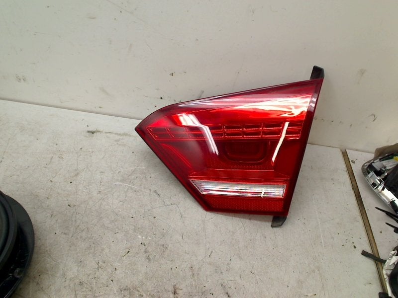 Achterlicht Rechts Binnen led R36 Passat (362) 2014, Gebruikt, Volkswagen, Volkswagen AG, Kundenbetreuung@volkswagen.de