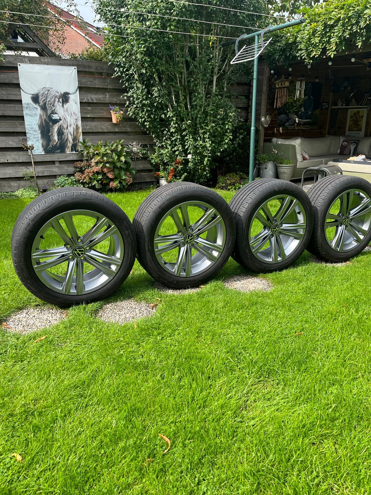 Continental EcoContact 6 banden op 18 inch VW velgen, Auto-onderdelen, Ophalen, 18 inch, Banden en Velgen, Personenwagen