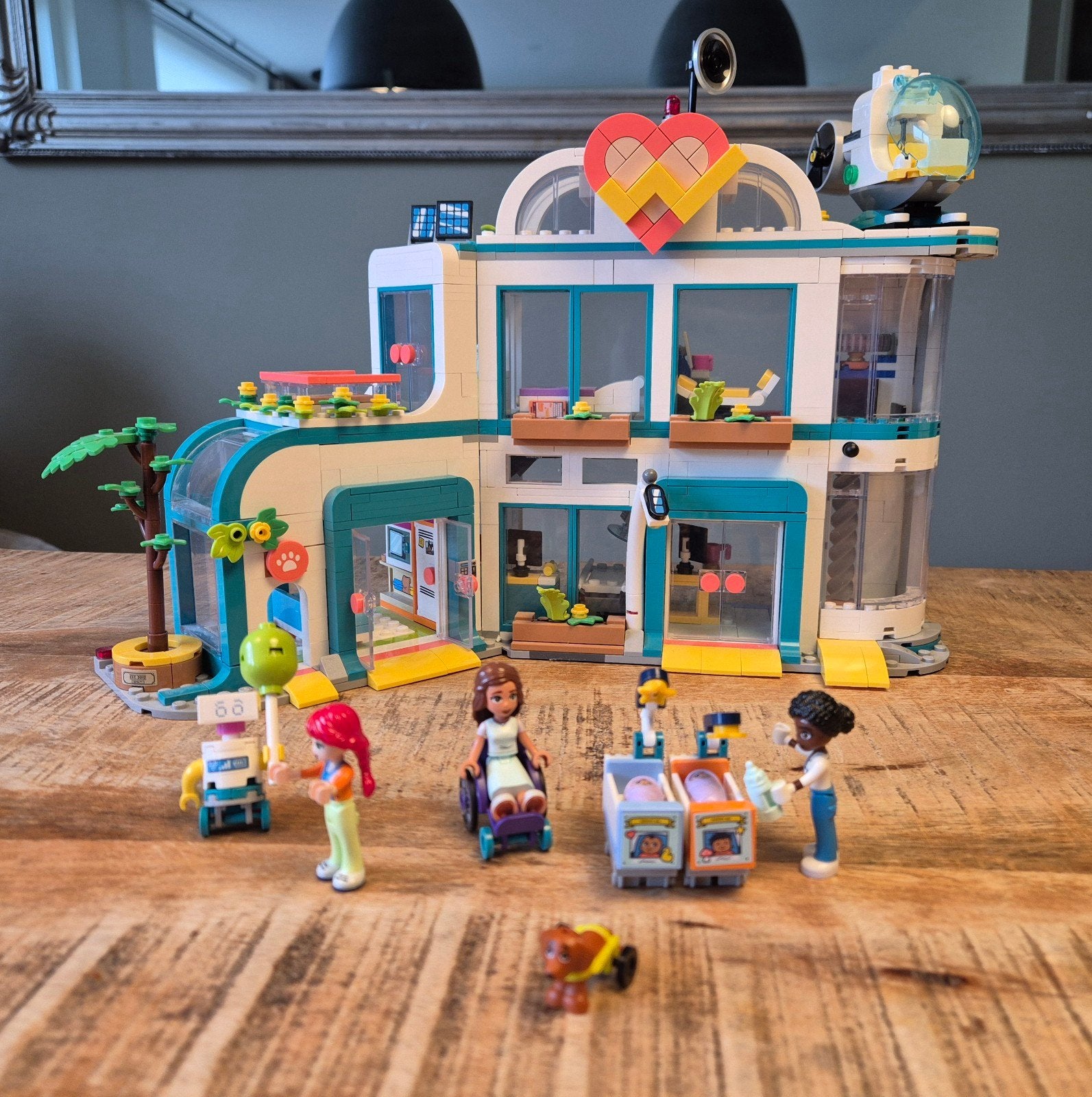 Lego friends Heartlake City ziekenhuis set 42621, Lego, Friends, Ophalen of Verzenden, Zo goed als nieuw
