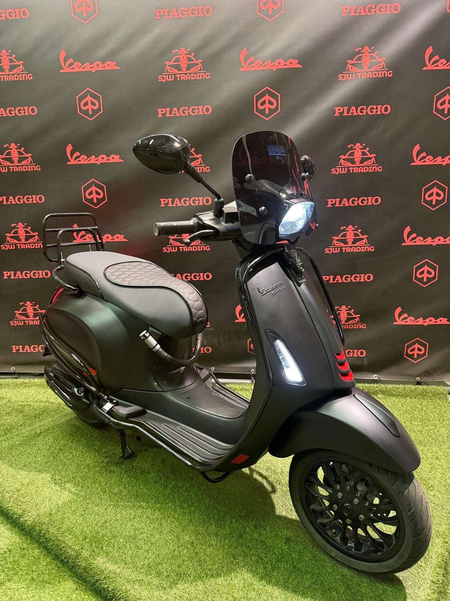 Vespa Sprint 2020 Snor/Brom! Mat Zwart / RS Zadel / Garantie, Fietsen en Brommers, -, -, Ophalen of Verzenden, -