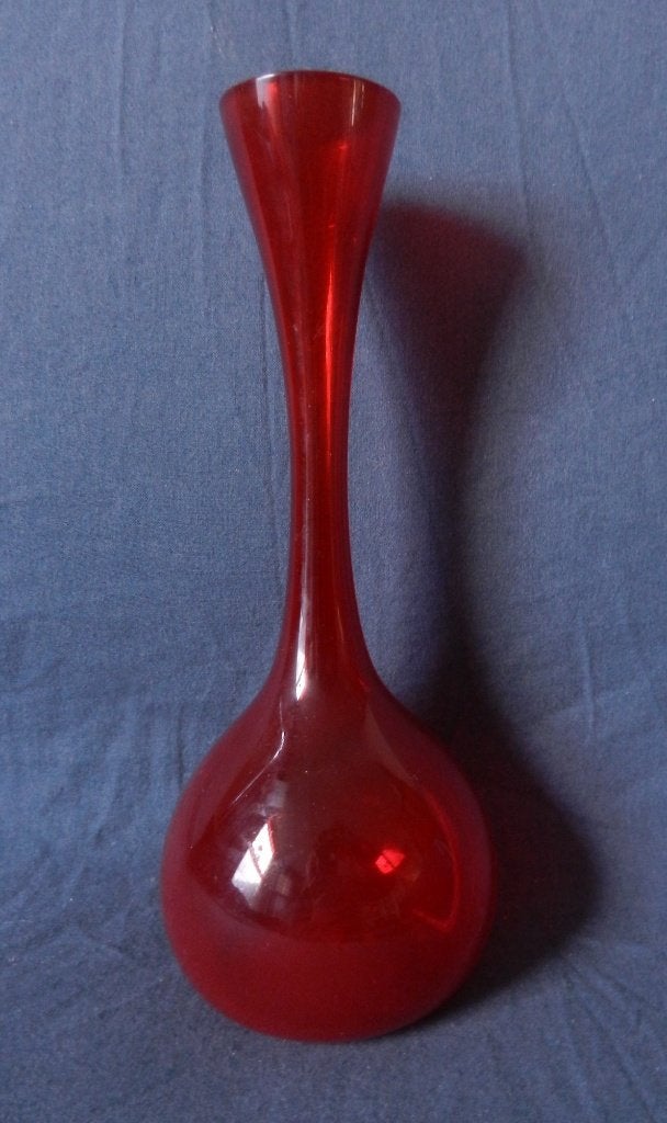Rode glazen zgn Bulb vase door Gullaskruf ontw A. Percy h 24, Vaas, Ophalen of Verzenden, Rood, 24 cm