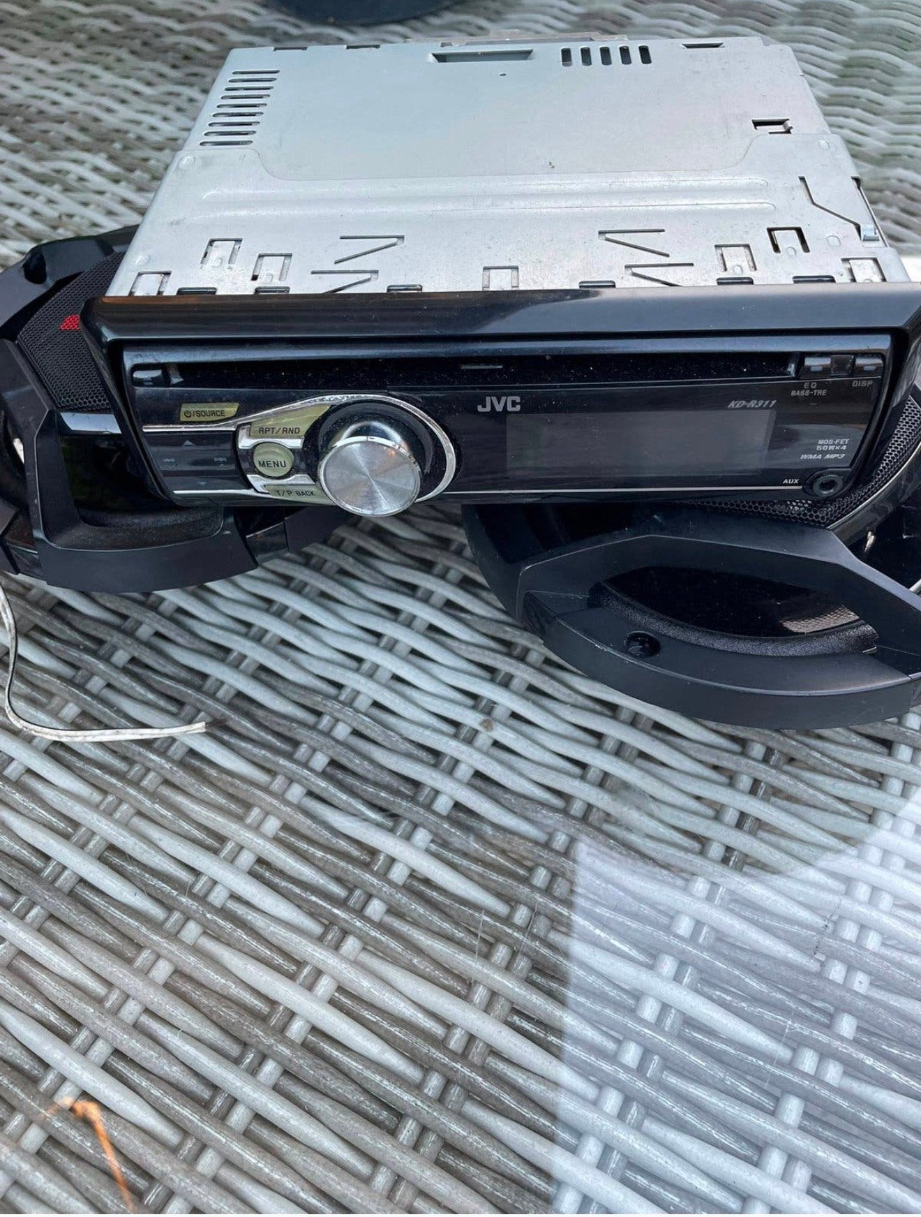 JVC KD-R311 autoradio inclusief bekabeling en 2 JVC, Auto diversen, Autoradio's, Ophalen of Verzenden, Zo goed als nieuw
